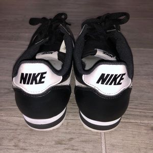 Nike black sneakers
